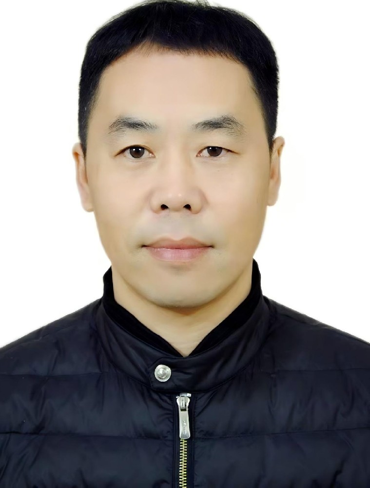 陳金平（國瓷紅葉畫院高級(jí)畫師）